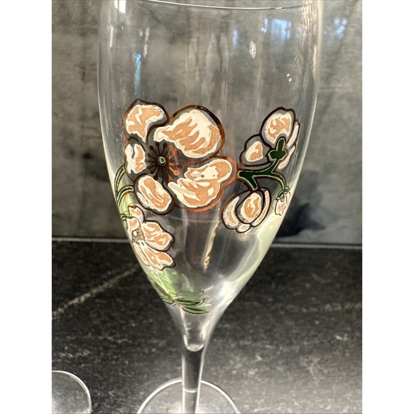 Perrier Jouet Belle Epoque Champagne Flutes Hand-Painted Crystal 7 1/2" 2PCS VTG - Picture 3 of 5